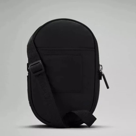 Lululemon Athletica Bags Lululemon Team Canada 22  Future Legacy Crossbody Bag - Picture 3 of 10